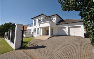 4 Bedroom House in Mooikloof Gardens