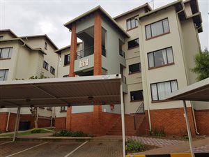 3 Bed Flat in Greenstone Hill
