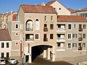 2 Bed Flat in Rosedale Estate