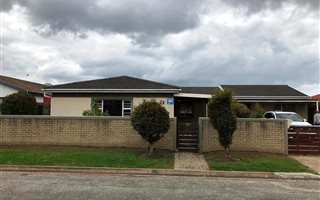 4 Bedroom House in Levalia