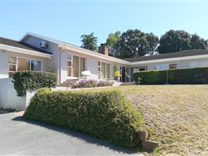 4 Bed House in Briza