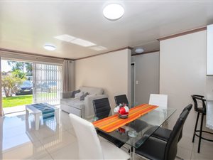 2 Bed Apartment in Rosebank
