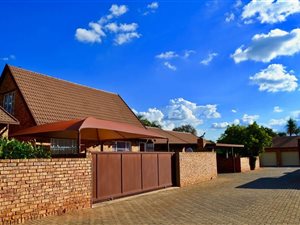 3 Bed Townhouse in Weavind Park