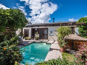 3 Bed House in Kirstenhof