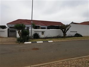4 Bed House in Dobsonville