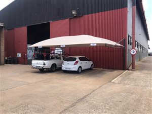 3000 m² Industrial space in Vulcania