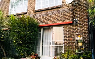 3 Bedroom Duplex in Elspark