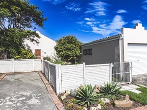 2 Bed Townhouse in Beacon Bay