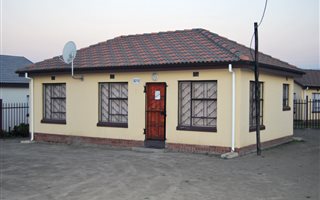 3 Bedroom House in Mpophomeni
