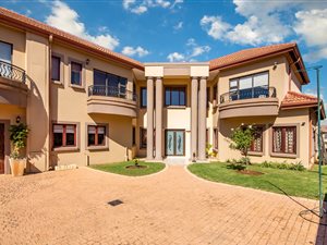 4 Bed House in Aspen Hills