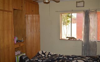 3 Bedroom House in Lourenspark