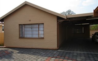 2 Bedroom Garden Cottage in Rose Park