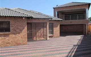 4 Bedroom House in Meredale