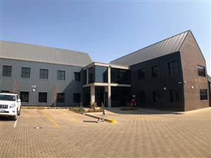 75 m² Commercial space in Irene