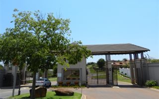 8567 m² Land available in Mooikloof Heights