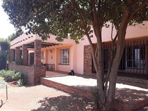 2 Bed House in Pomona