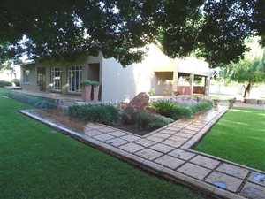6815 m² Farm in Van Der Hoff Park