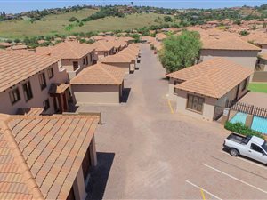 3 Bed Townhouse in Noordheuwel