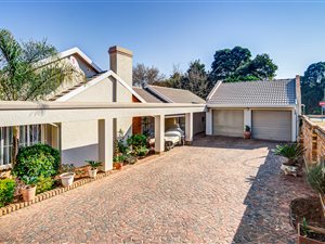 3 Bed House in Van Riebeeck Park