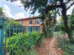3 Bed Duplex in Waterkloof Glen