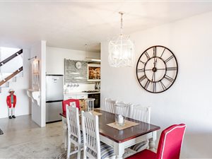 2 Bed Apartment in Sheffield Beach
