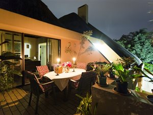 7 Bed House in Woodside