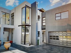 5 Bed House in Hurlingham