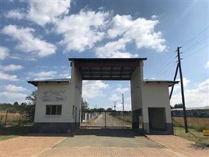 2.2 ha Land available in Honingklip AH
