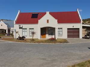 2 Bed Cluster in Oudtshoorn Central