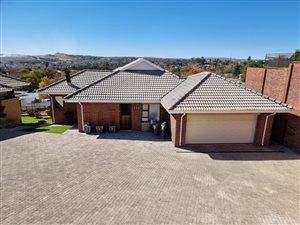 3 Bed Townhouse in Eureka