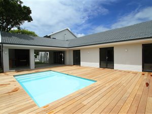5 Bed House in Seaside Longships