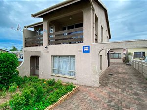 5 Bed House in Merebank