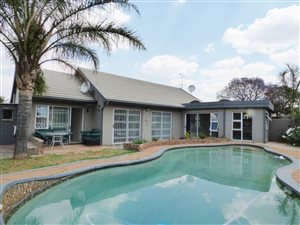 4 Bedroom House in Witkoppie Ridge