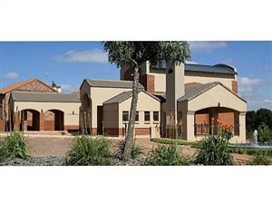 900 m² Land available in Rietvlei Heights Country Estate