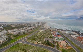 2 Bedroom Apartment in Bloubergstrand