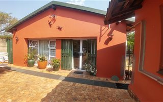 1 Bedroom Garden Cottage in Horison