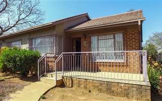 3 Bedroom House in Elspark