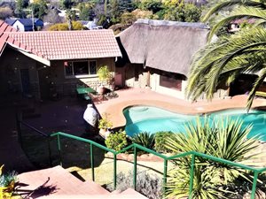 4 Bed House in Honey Hill