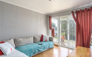 2 Bedroom Apartment in Vredehoek