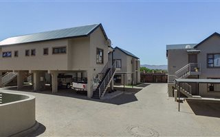 2 Bedroom Townhouse in Redstone Country Estate