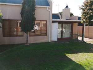 2 Bed Townhouse in Stilbaai