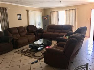 3 Bed House in Olievenhoutbosch