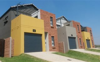 3 Bedroom Duplex in South Hills