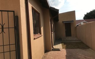 3 Bedroom House in Lombardy East