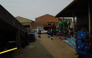 1050 m² Industrial space in Jacobs