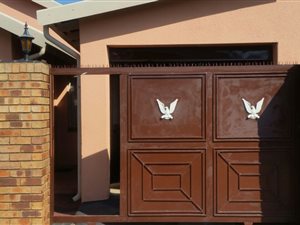 3 Bed House in Protea North
