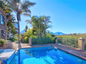 5 Bed House in Eden