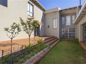 3 Bed House in River Club
