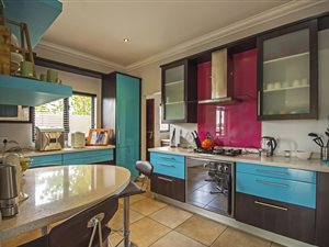 4 Bed House in Bronberg
