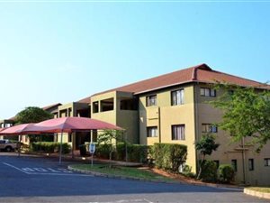 2 Bed Apartment in Montclair
